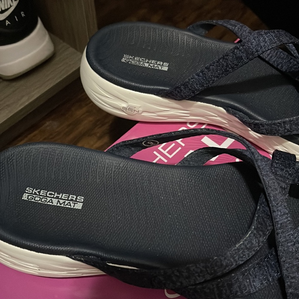 Comfortable Goga Mat Skechers Sandals View 2